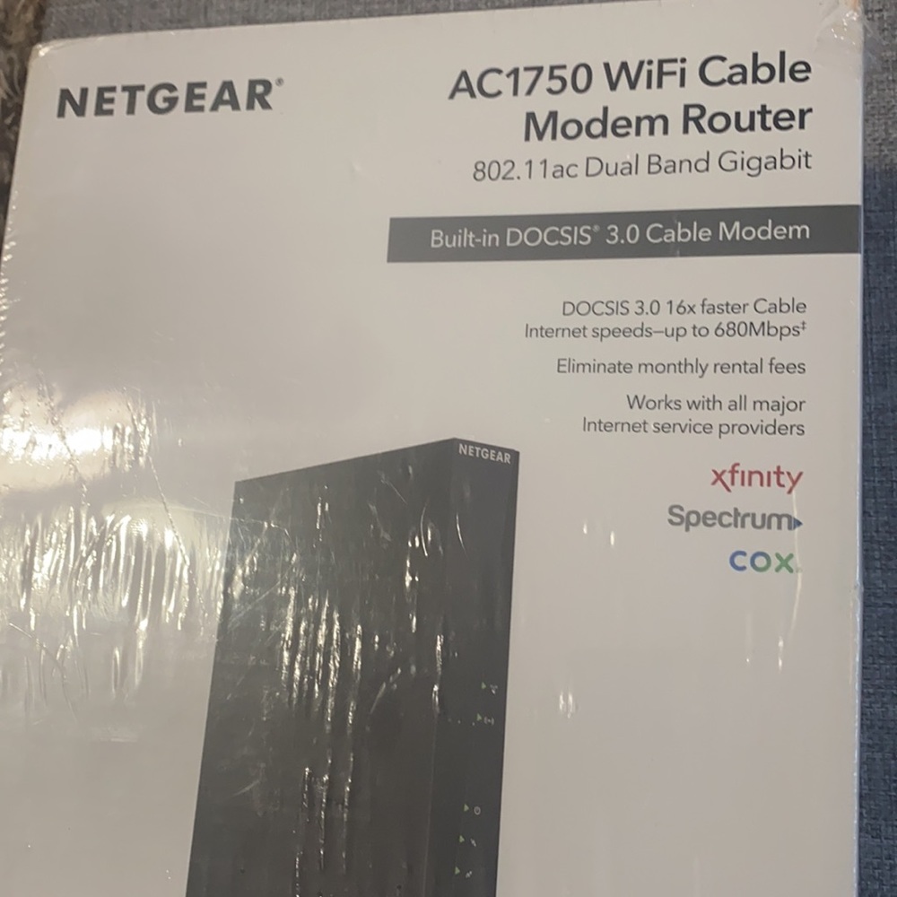 NETGEAR WiFi Cable Modem Router - Picture 3 of 4